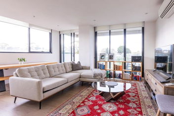 Sanctuary-Effortless City Escape with St Kilda Accommodation