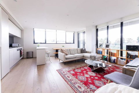 Sanctuary-Effortless City Escape - St Kilda Accommodation 2