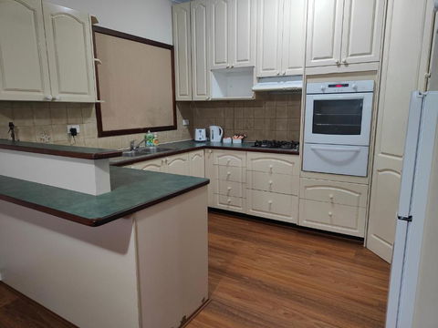 S&S Guest House - St Kilda Accommodation 3