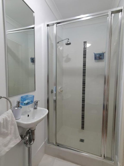 Sandalwood Guest Room - St Kilda Accommodation 3