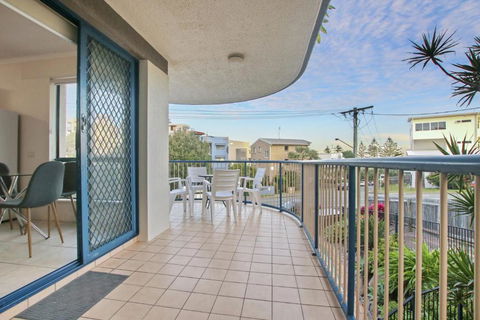 Sandalwood Unit 1 66 Lower Gay Tce - St Kilda Accommodation 2