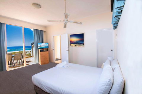 Sandcastles On Currumbin Beach - St Kilda Accommodation 3