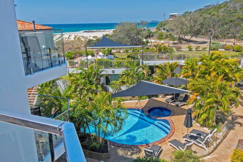 Sandcastles On Currumbin Beach - St Kilda Accommodation 0