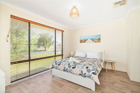 Sandpiper House - Family & Pet Friendly - St Kilda Accommodation 3