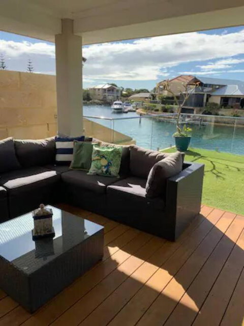 Sandpiper Island Tranquil Waterfront Views & Jetty - St Kilda Accommodation 2