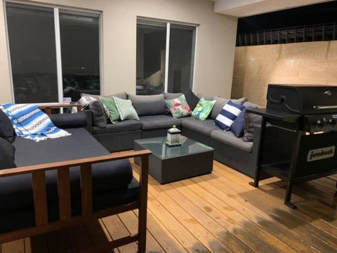 Sandpiper Island Tranquil Waterfront Views & Jetty - St Kilda Accommodation 3