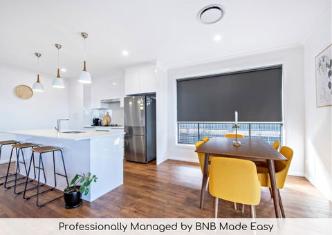 Sandstone - Family Entertainer, Refined Living - St Kilda Accommodation 0