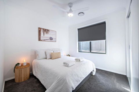 Sandstone - Family Entertainer, Refined Living - St Kilda Accommodation 1
