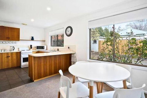 Sandy Bay Cozy Cottage Close To CBD - St Kilda Accommodation 1