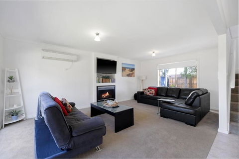 Sandy Beach House Cowes - St Kilda Accommodation 2
