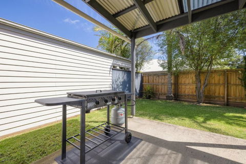 Sandy Beach House Cowes - St Kilda Accommodation 3