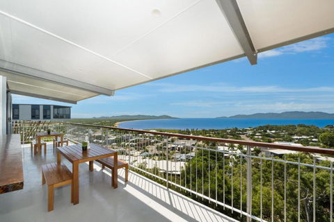 SEA-Renity On Castle Hill - St Kilda Accommodation 0