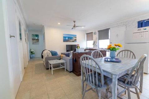 Shabby Chic Shack - 2 Bedroom Beach Cottage - St Kilda Accommodation 1