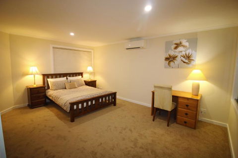 Silver House - Melbourne Airport Accommodation - St Kilda Accommodation 0