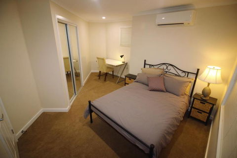 Silver House - Melbourne Airport Accommodation - St Kilda Accommodation 1