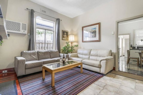 Spacious Urban Delight In Coburg - St Kilda Accommodation 0