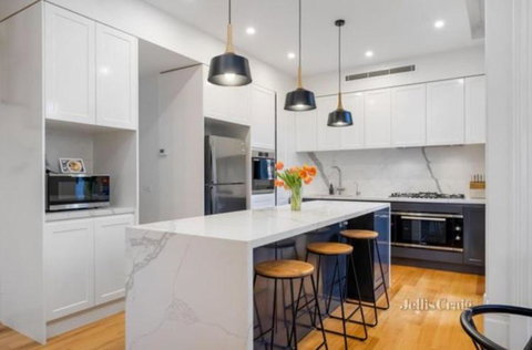 Spacious Room With Ensuite Next To Coburg Station, Non Smoking House - St Kilda Accommodation 1