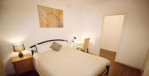 Sunny House - Melbourne Airport Home - St Kilda Accommodation 0