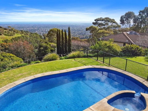 Sunset Estate In Mount Osmond - St Kilda Accommodation 1