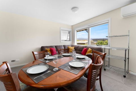 T Bar On Twynam - Modern 2BR Apartment L WiFi L Netflix L BBQ L Smart TV L Air-Con - St Kilda Accommodation 2