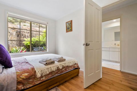 Tapanak Renovated Townhouse Close To City - St Kilda Accommodation 1
