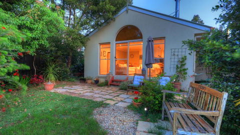 The Avenue At Montville Cottage - St Kilda Accommodation 0