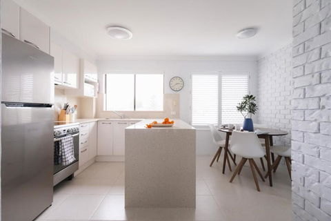 The Beach Lodge Yamba - St Kilda Accommodation 1