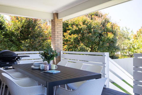 The Beachhouse At Burrill - St Kilda Accommodation 2