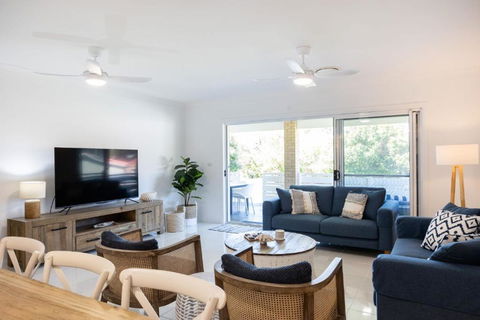The Beachhouse At Burrill - St Kilda Accommodation 1