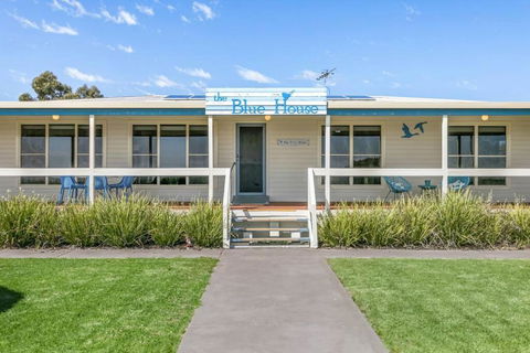 The Blue House On Lake Albert - St Kilda Accommodation 0