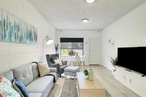 The Cosy Corner - Your Chic Adelaide Base - St Kilda Accommodation 2
