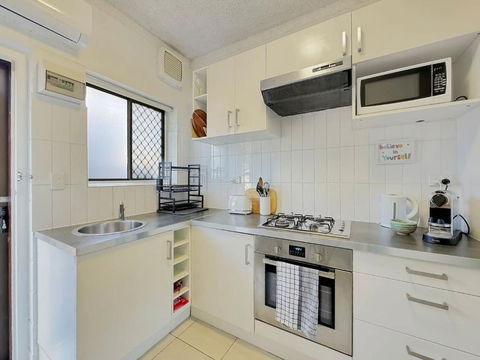 The Cosy Corner - Your Chic Adelaide Base - St Kilda Accommodation 3