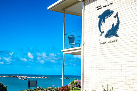 The Dolphins 1 1-10 Strangways Tce Port Elliot - No Linen Included - St Kilda Accommodation 1