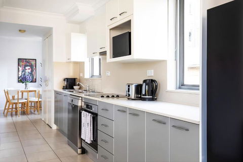 The Earl - Potts Point Paradise With Sydney Views - St Kilda Accommodation 3