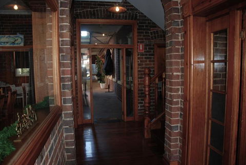 THE FED AND BED TEMORA - St Kilda Accommodation 0