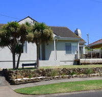 BEACHPOINT COTTAGE - St Kilda Accommodation
