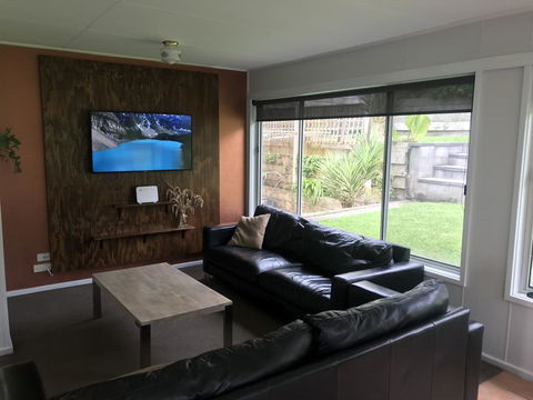 BEACHPOINT COTTAGE - St Kilda Accommodation 1
