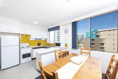 Beachpoint, Unit 303, 28 North Street - St Kilda Accommodation 2
