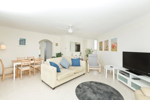 Beachpoint, Unit 501, 28 North Street - St Kilda Accommodation 2