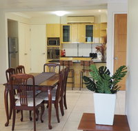 Bed and Breakfast with airport transfers and rental car - St Kilda Accommodation