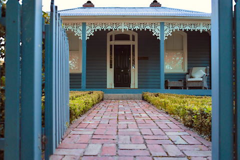 Belmont At Beechworth 2 Bedrooms, 2 Bathrooms, 2 Couples - St Kilda Accommodation 1