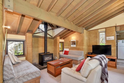 Bidgee Widgee - St Kilda Accommodation 1
