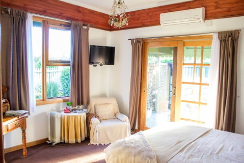 Billabong Cottage - St Kilda Accommodation 0