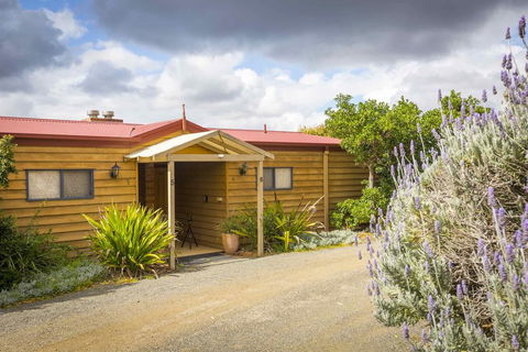 Bimbadeen Estate - St Kilda Accommodation 2
