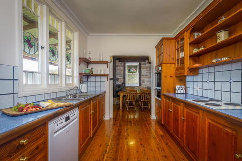 Bimbadeen Mountain Retreat - St Kilda Accommodation 3