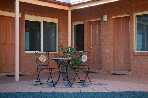 Bishop's Lodge Motor Inn - St Kilda Accommodation 1