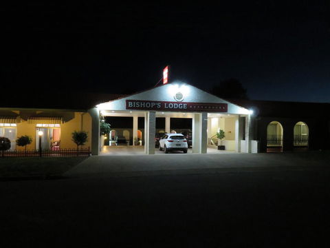 Bishops Lodge Narrandera - St Kilda Accommodation 1