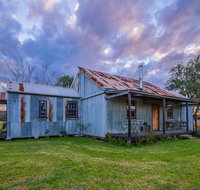 Blaxland's Cottage - St Kilda Accommodation