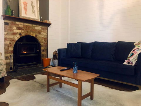 Blue Duck Cottage, Village Comfort, Fireplace - St Kilda Accommodation 1