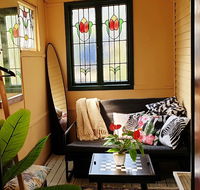 Blue Mountains Historic Retreat-Sleeps 5-WINTER SPECIAL - St Kilda Accommodation